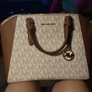 Michael kors purse